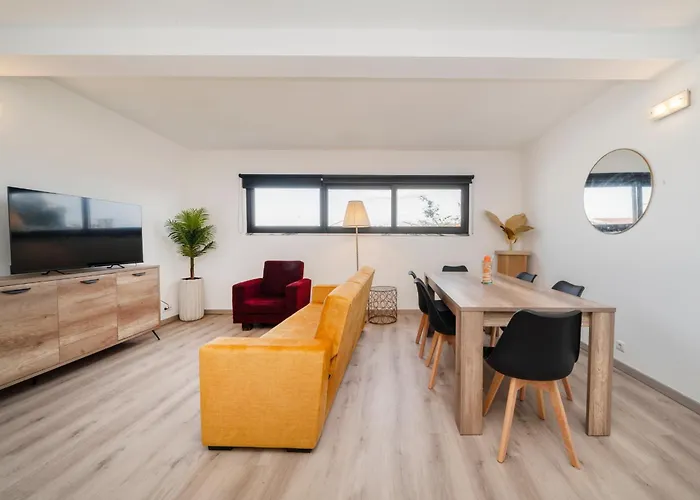 98 And Terrace Aveiro